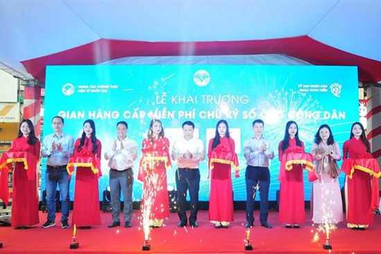 Khai trương gian hàng cấp miễn phí chữ ký số cho công dân tại Hà Nội