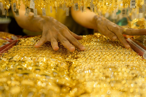 Giá vàng hôm nay 10/4: USD giảm, vàng hưởng lợi-1