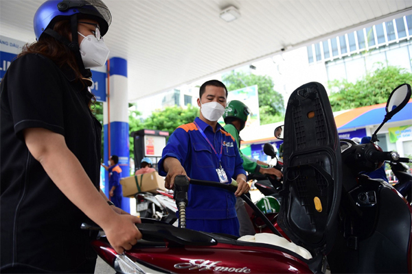 Giá xăng trong nước ngày mai có thể tăng mạnh-1