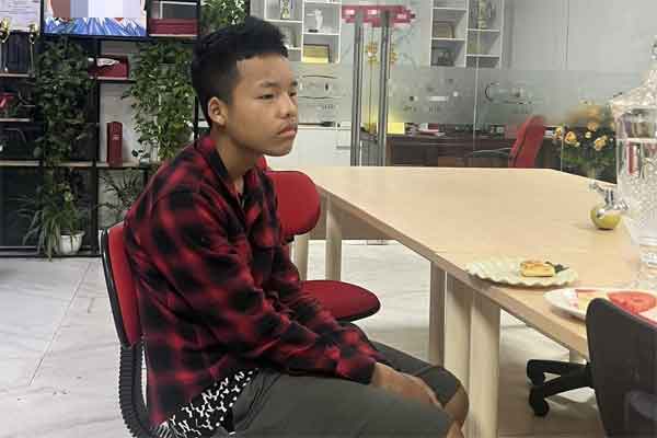 Vợ chồng người HMông bị lừa hết tiền, dầm mưa đi bộ từ Hà Nội về Hà Giang-3