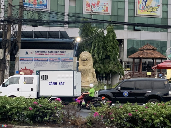 Cảnh sát khám xét Tập đoàn Tân Hiệp Phát-5