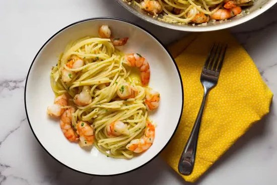 Món mì ống tôm sẽ lạ miệng hơn khi bạn thêm nguyên liệu này