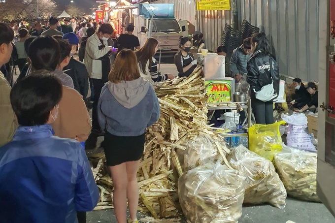 Chuyện xe nước mía giàu sụ tại Hàn: Những người phụ nữ Việt mạnh mẽ!-1