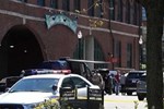 Toàn cảnh về tay súng livestream bắn chết nhiều người ở ngân hàng Mỹ-5