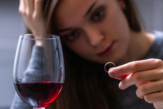 Người đàn bà có gia đình hạnh phúc nói về bản chất của ngoại tình sau cuộc vụng trộm nồng nàn với tài xế xe tải