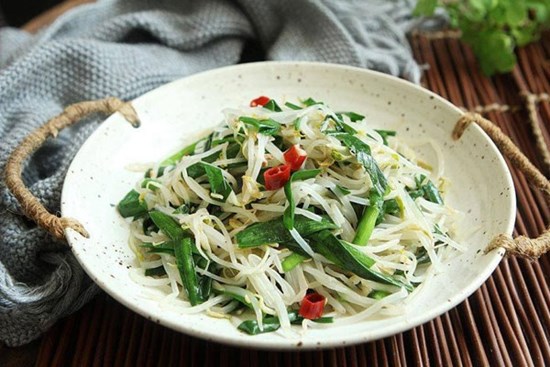 Loại rau màu trắng xào với 