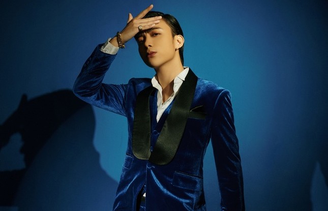 Quán quân Việt mất hút, ồn ào đời tư-3