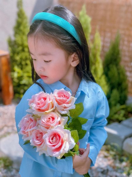 Được mẹ cho đu trend Lưu Diệc Phi, bé gái nhập vai thần sầu-2