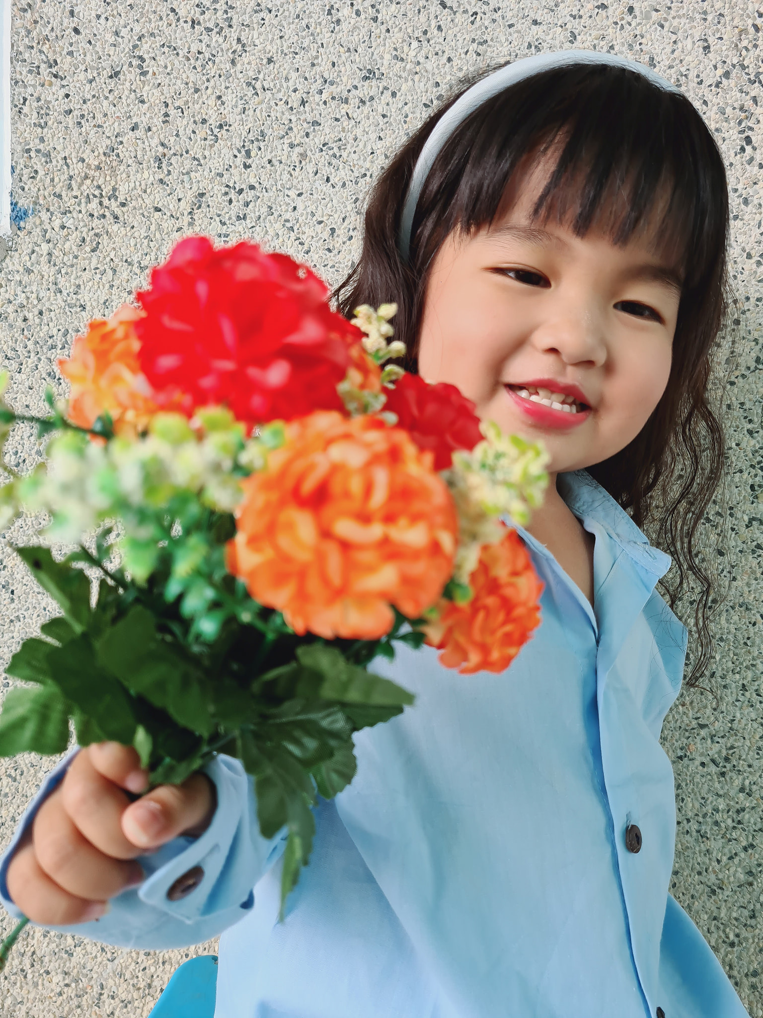 Được mẹ cho đu trend Lưu Diệc Phi, bé gái nhập vai thần sầu-12