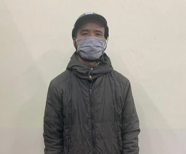 Danh tính kẻ biến thái khiêu dâm trước cổng trường đại học ở Hà Nội-1