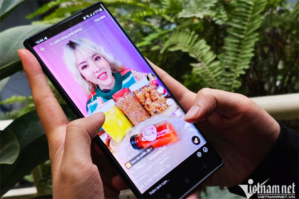 TikTok cam kết cải tiến cách kiểm duyệt để xóa nhanh nội dung vi phạm-1