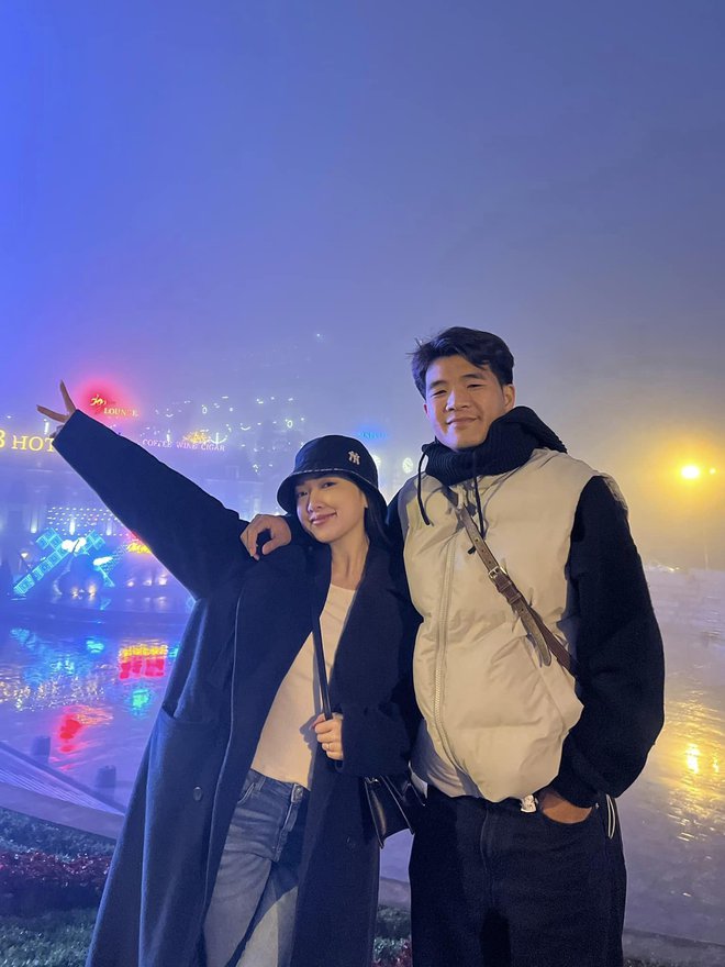 Cách ứng xử của hội vợ, bạn gái cầu thủ khiến mẹ chồng bị chinh phục-5