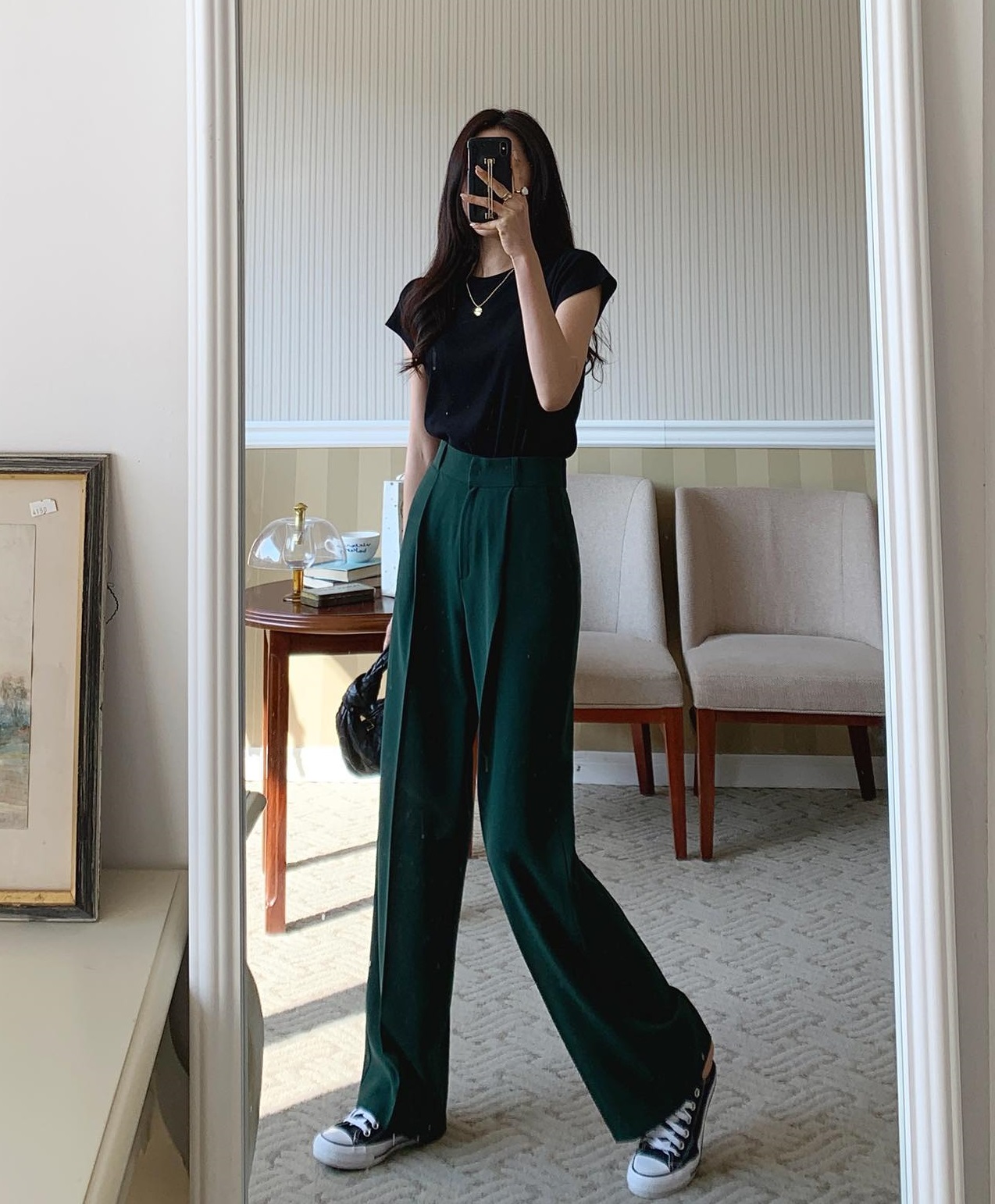 Mặc quần ống rộng với 5 kiểu áo này là chuẩn sành điệu-5