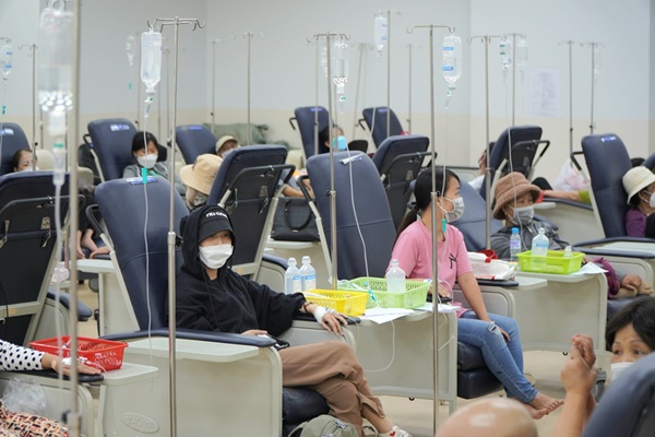 Số ca mắc ung thư có xu hướng tăng, TP.HCM đề ra 6 giải pháp-2