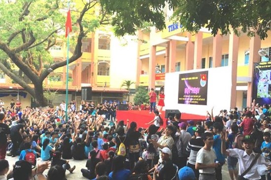 TP.HCM dừng truy thu phụ huynh hơn 10 triệu đồng tiền trường tiên tiến