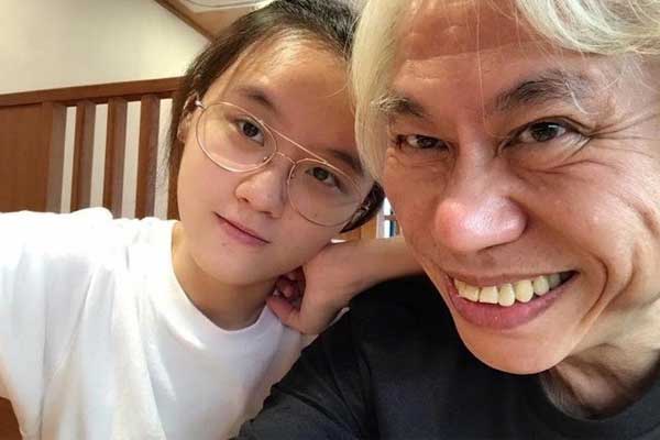 Người vợ kém 40 tuổi nắm giữ bộ sưu tập đồ cổ từ Lý Khôn Thành-2