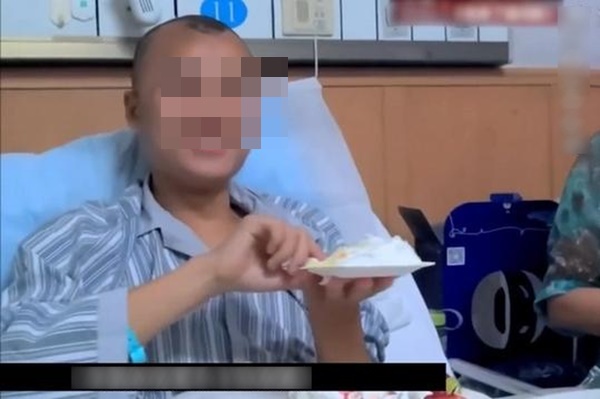 Thanh niên 23 tuổi vốn khỏe mạnh bỗng bị xuất huyết não do thói quen nhiều người làm mỗi đêm-2