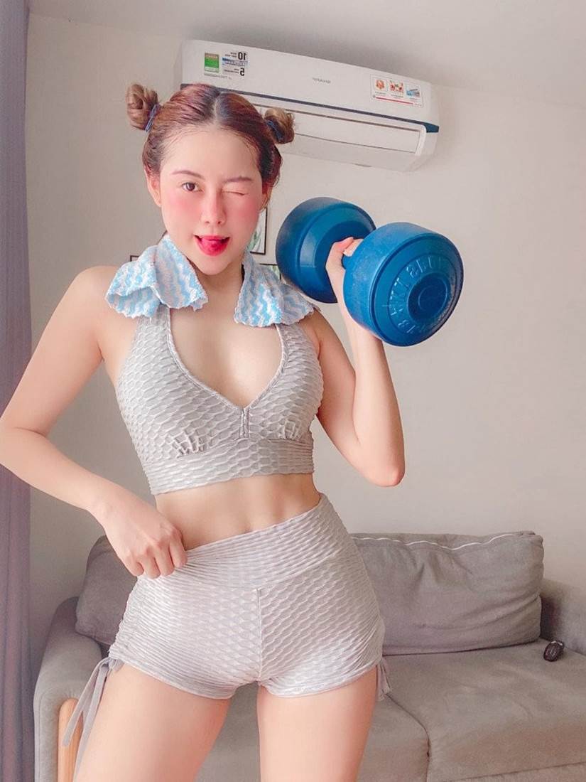 Từng nặng 39kg, gái xinh Quảng Ngãi hô biến 3 vòng như 1 thành đường cong trập trùng nhờ hì hục mỗi ngày-3