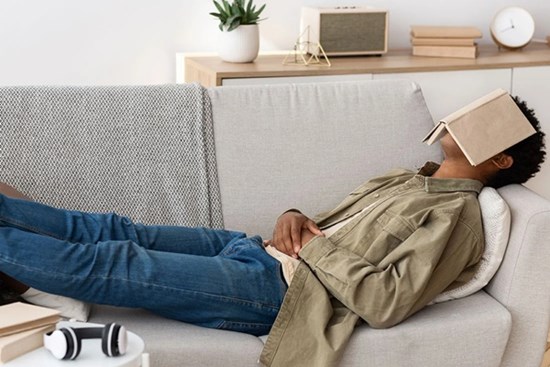 Nghiên cứu trên 20.000 người phát hiện kiểu ngủ trưa tăng nguy cơ rối loạn nhịp tim, đột quỵ