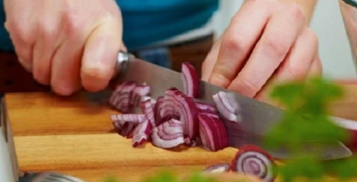 Mẹo giúp khử mùi hành, tỏi trong hơi thở-3