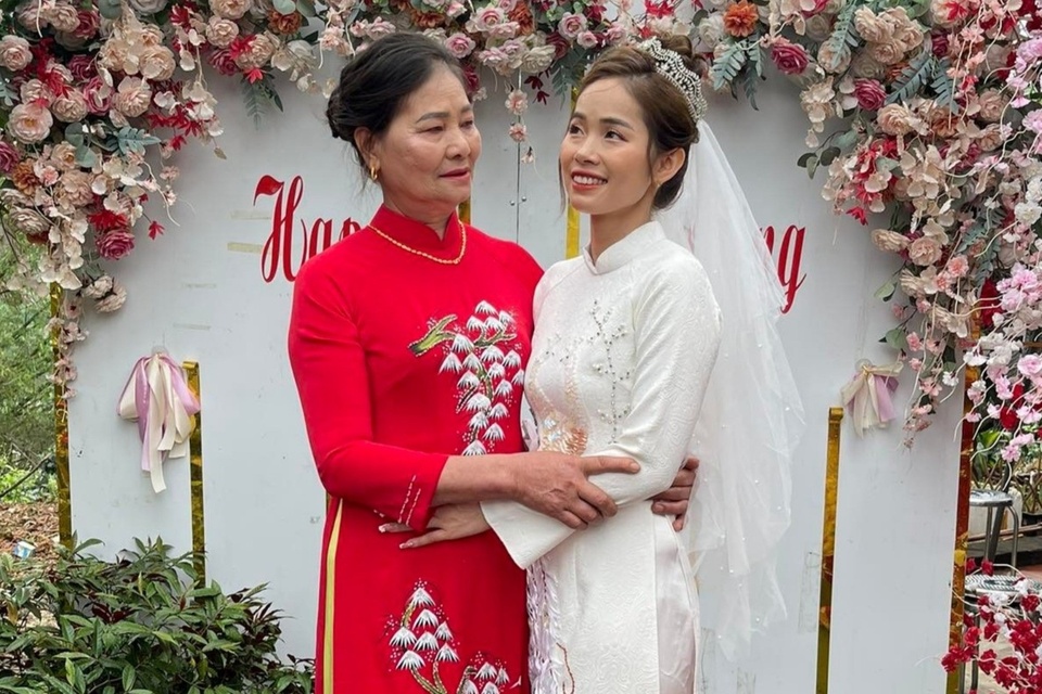 Bố mẹ chồng làm đám cưới cho con dâu-1