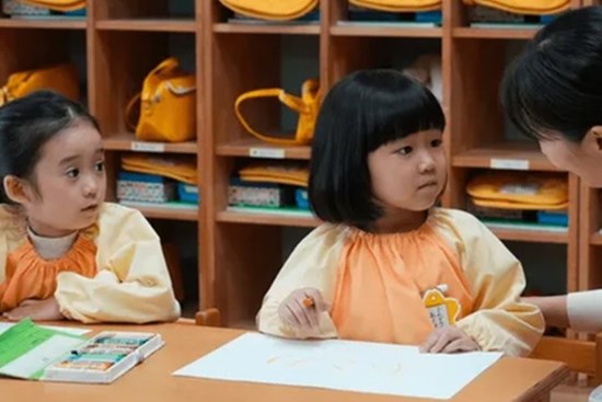 2 cách dạy con khiến phụ huynh tranh luận nảy lửa: Cách thứ 1 tưởng là hay nhưng thực chất đang trả đũa con