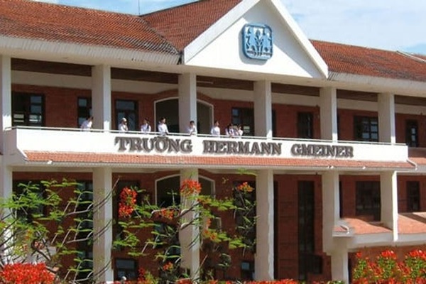 Sở GD-ĐT TP.HCM lên tiếng vụ 8 học sinh bị giám thị yêu cầu cởi đồ-1