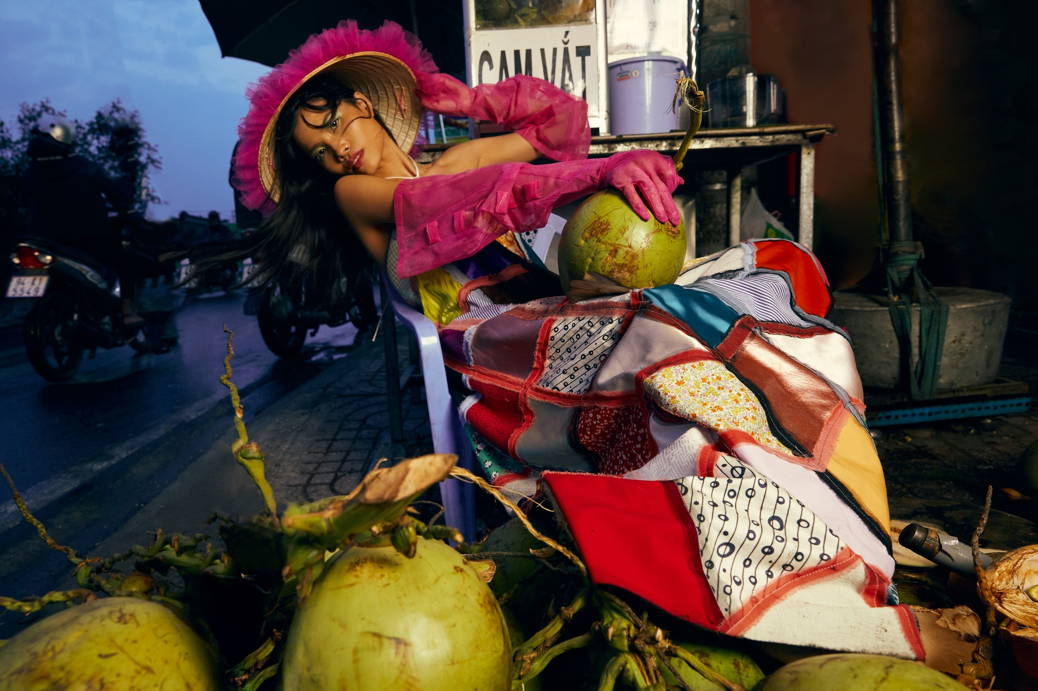 Cậu bé 9 năm bán vé số và hành trình thành thủ khoa kép ngành thời trang-5