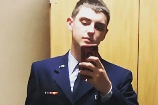 Tiếng hét lớn trong phiên tòa xử nghi phạm rò rỉ tài liệu mật của Mỹ-2