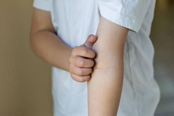 Hà Nội: Cả nhà ngứa ngáy sau chuyến công tác của bố-2