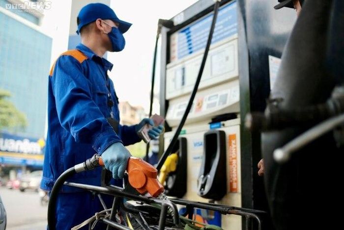 Giá xăng trong nước có thể tiếp tục tăng nhẹ-1