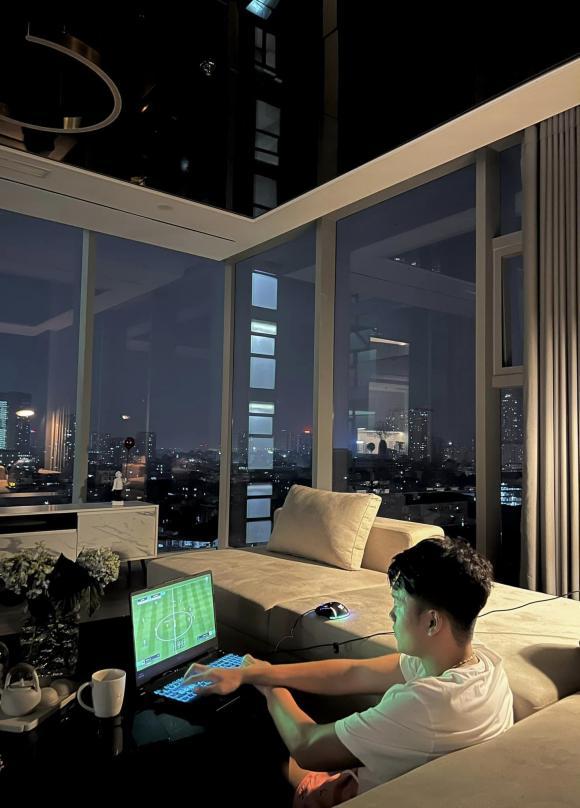 Cuộc sống hôn nhân khác xa ảnh khoe trên mạng của vợ chồng cầu thủ Thành Chung-6