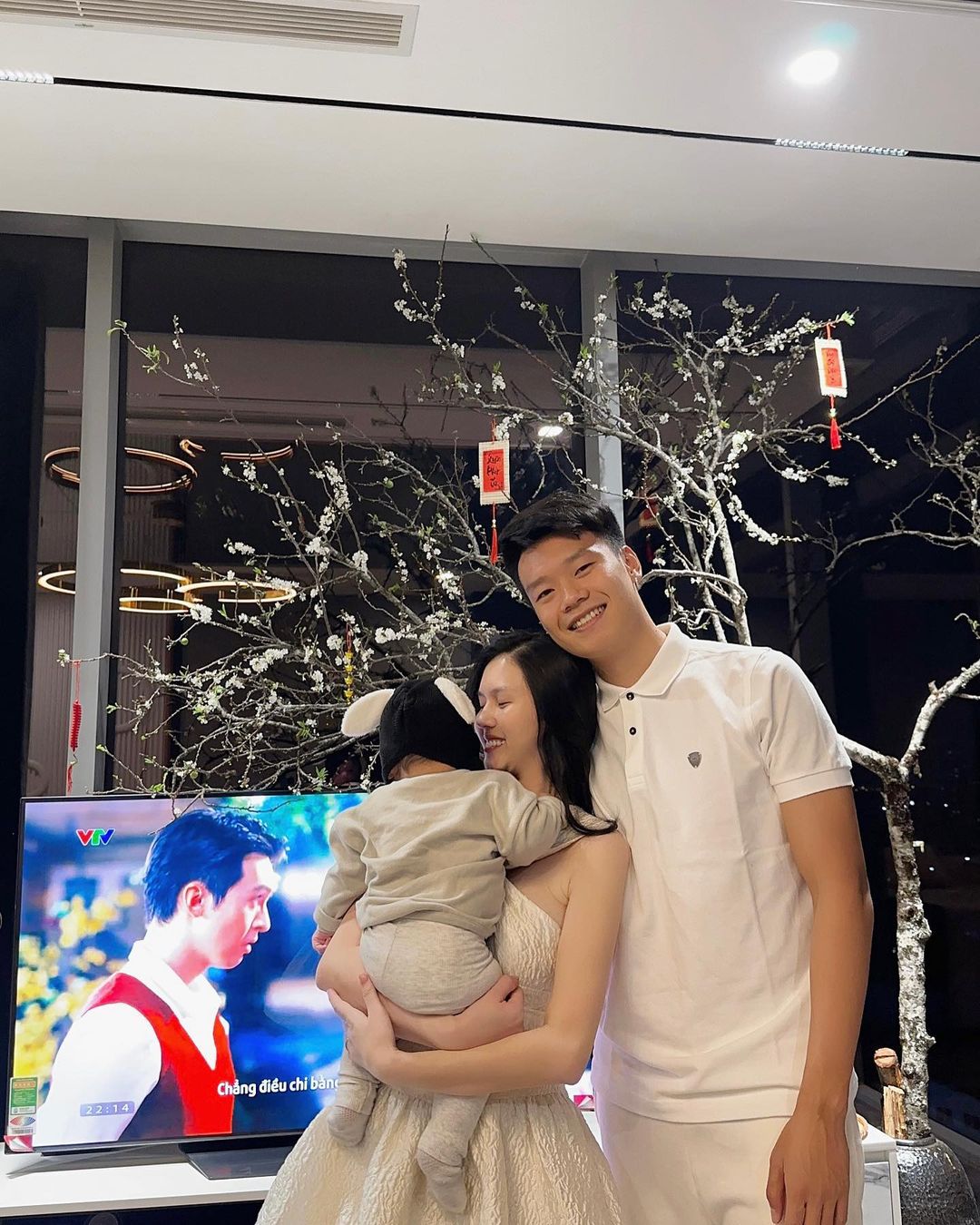 Cuộc sống hôn nhân khác xa ảnh khoe trên mạng của vợ chồng cầu thủ Thành Chung-7