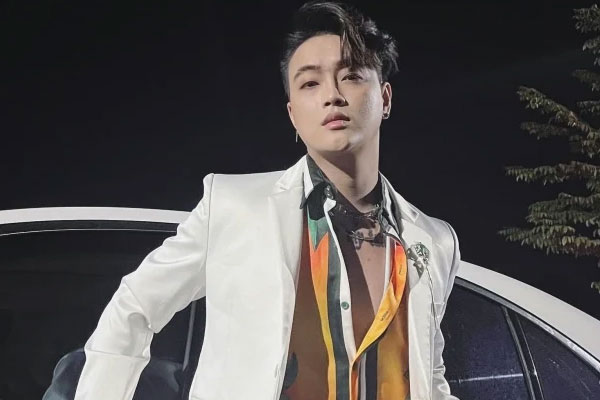 Sao Việt gặp sự cố sân khấu: Từ sập màn hình đến bị chọi đá, chạm vùng kín-8