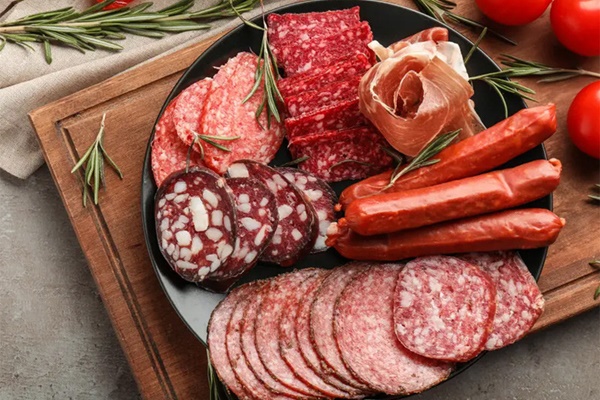 Năm thực phẩm người bệnh ung thư cần tránh-1