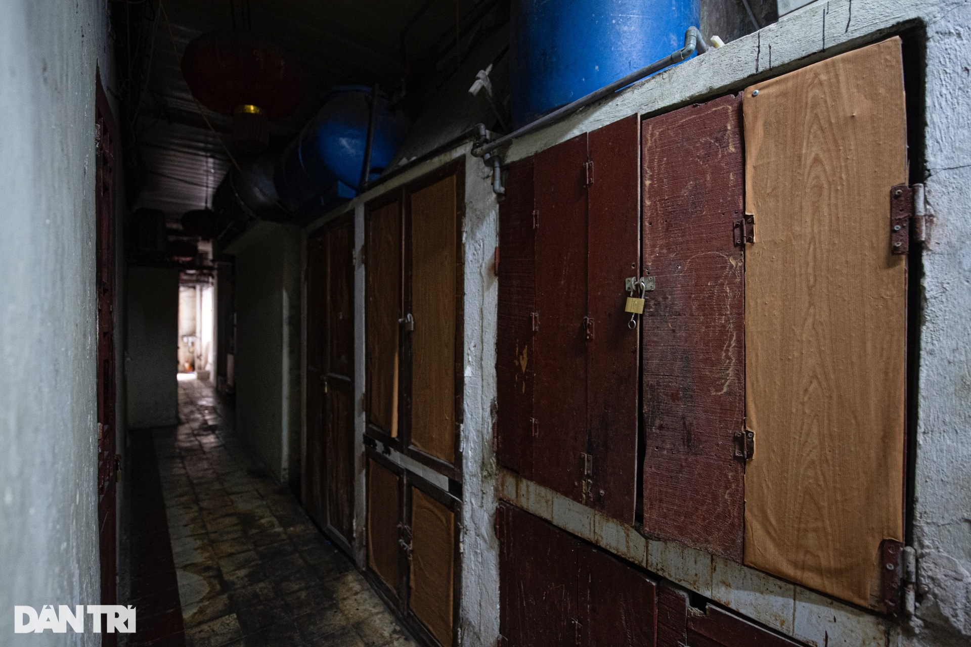 Khu tập thể tồi tàn, khát ánh sáng mặt trời nằm ngay cạnh hồ Gươm-7