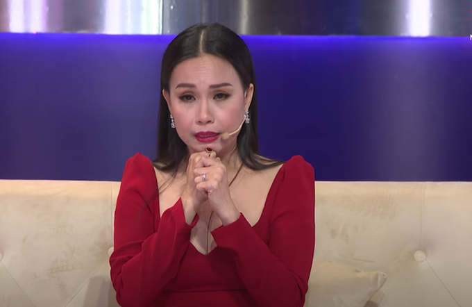 Sao Việt gặp sự cố sân khấu: Từ sập màn hình đến bị chọi đá, chạm vùng kín-3