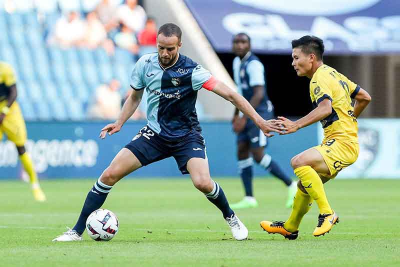 Bước lùi đúng đắn của Quang Hải-1