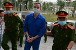 Bị cáo Nguyễn Quang Tuấn: Chỉ định thầu là sai nhưng không còn cách khác-2