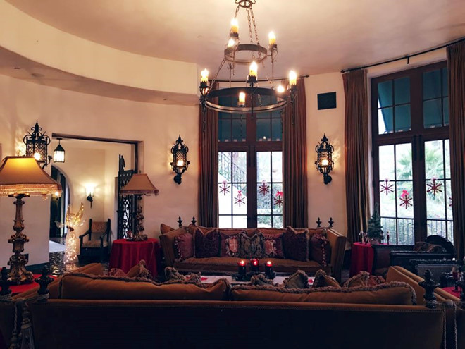 Sau thừa nhận rớt đài và dính nợ, vị tỷ phú từng dính lùm xùm trong tình yêu với Ngọc Trinh khoe không gian sống bình yên-15