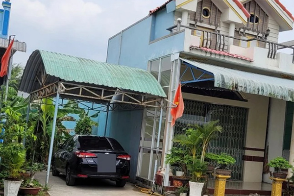 Trộm lục lọi, lấy nhiều tài sản ở tiệm cắt tóc-1