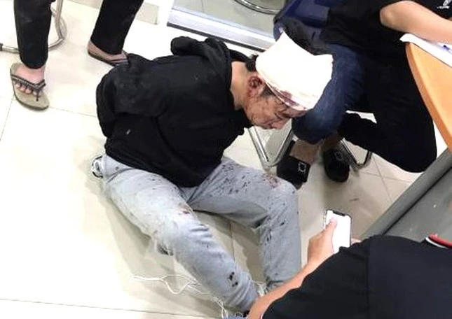 Nữ nhân viên ngân hàng kể lại thời khắc sinh tử trước họng súng của tên cướp-2