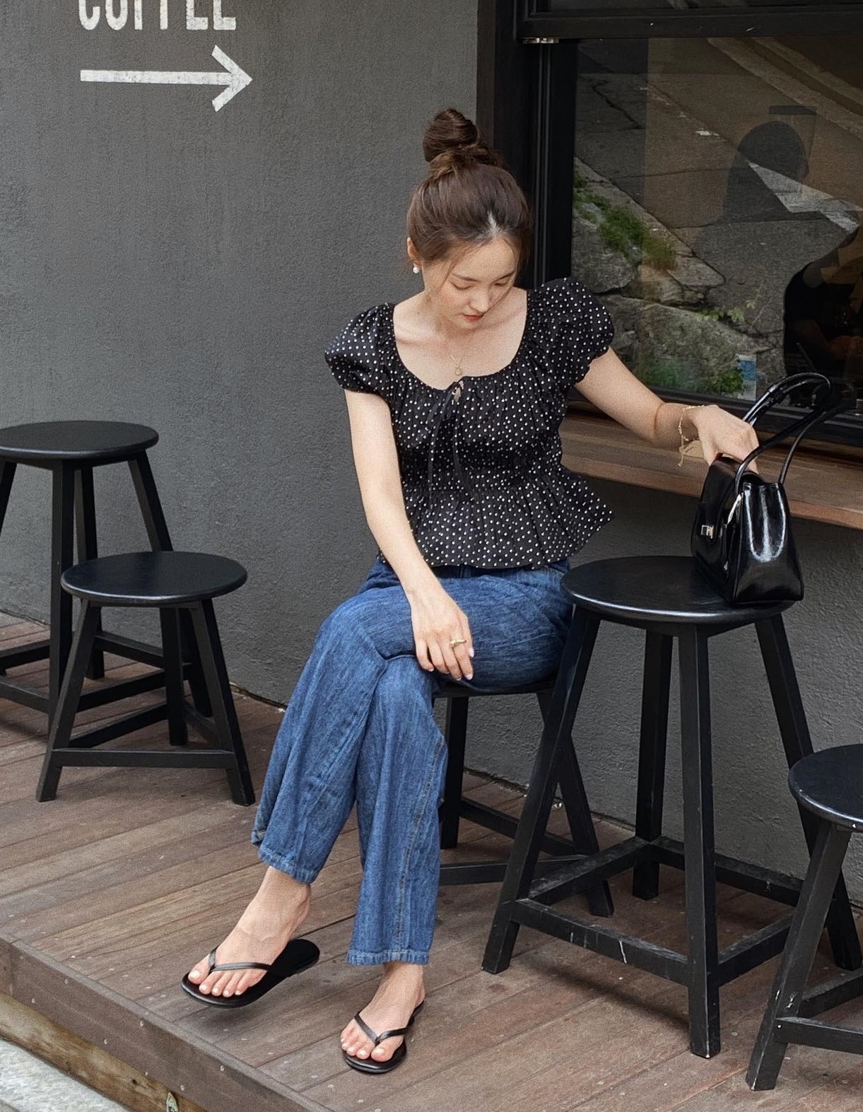 Búi tóc nên mặc gì để ghi điểm về cả nhan sắc lẫn phong cách?-6