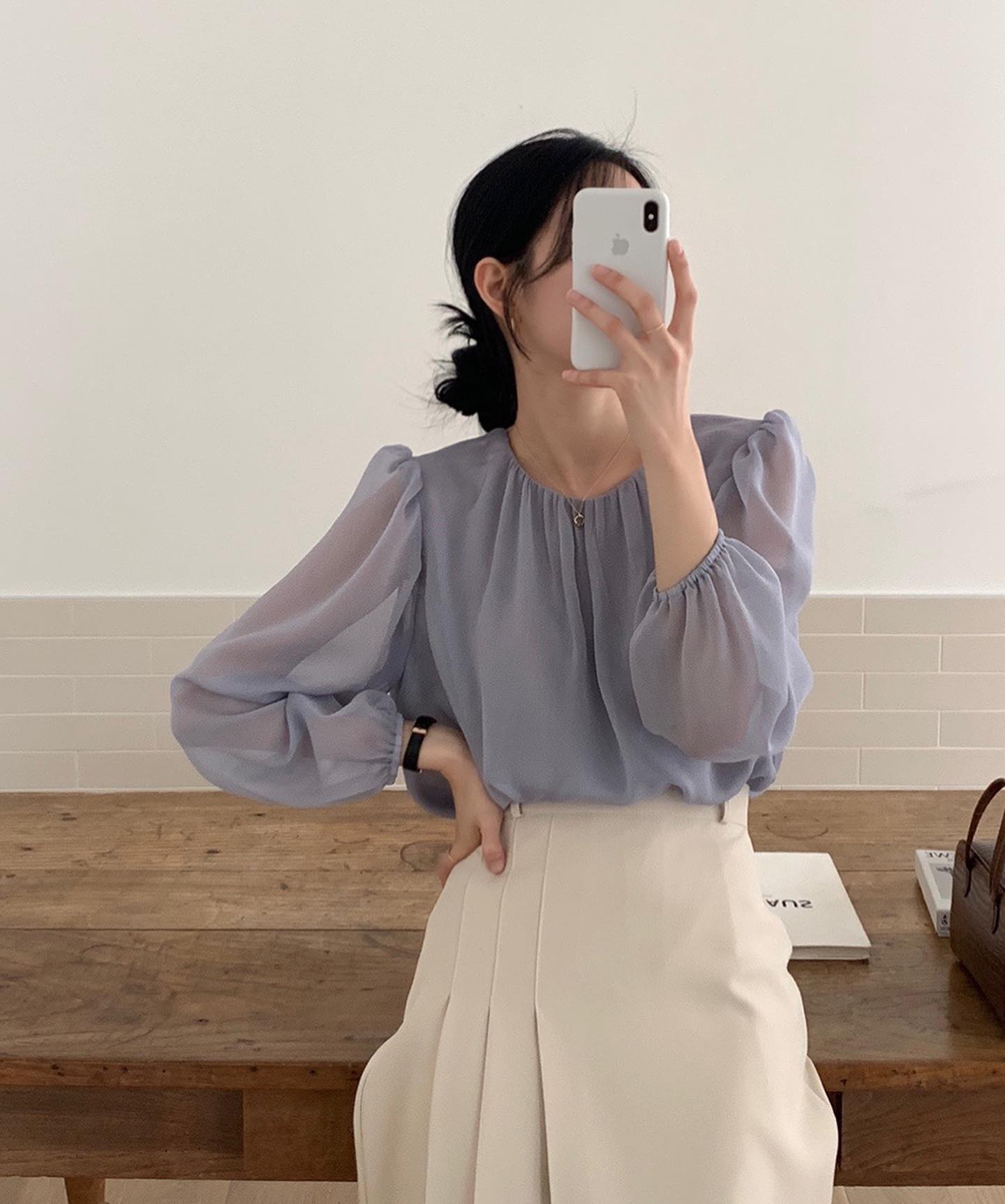 Búi tóc nên mặc gì để ghi điểm về cả nhan sắc lẫn phong cách?-8