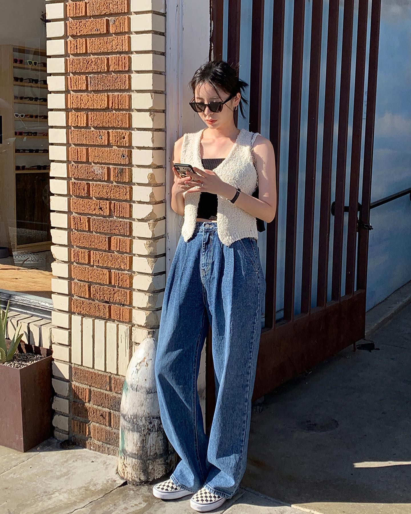 Búi tóc nên mặc gì để ghi điểm về cả nhan sắc lẫn phong cách?-9