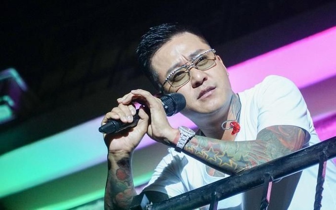 Ca sĩ Tuấn Hưng bức xúc vì bị lấy hình ảnh bán vé show hội chợ-2
