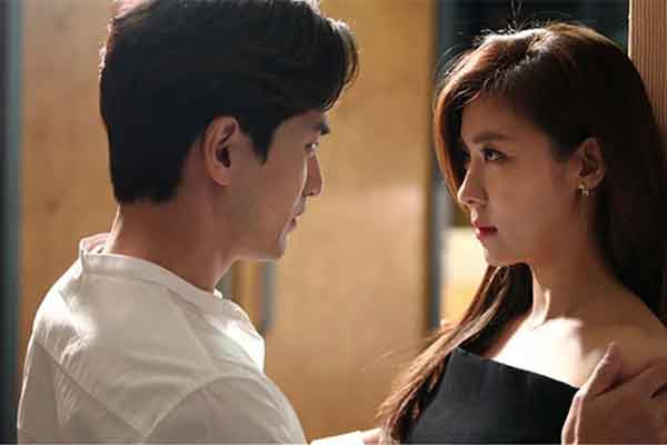 Thấy vợ bị đứt tay, chồng thản nhiên buông một câu đắng chát-1