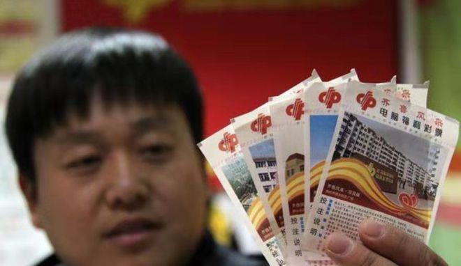 Vừa ly hôn thì nhận tin chồng trúng xổ số 20 tỷ đồng, vợ lập tức quay lại đòi phần-2