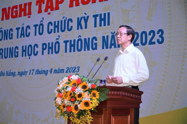 Thiết bị siêu nhỏ được thí sinh sử dụng để gian lận trong thi tốt nghiệp THPT như thế nào?-2