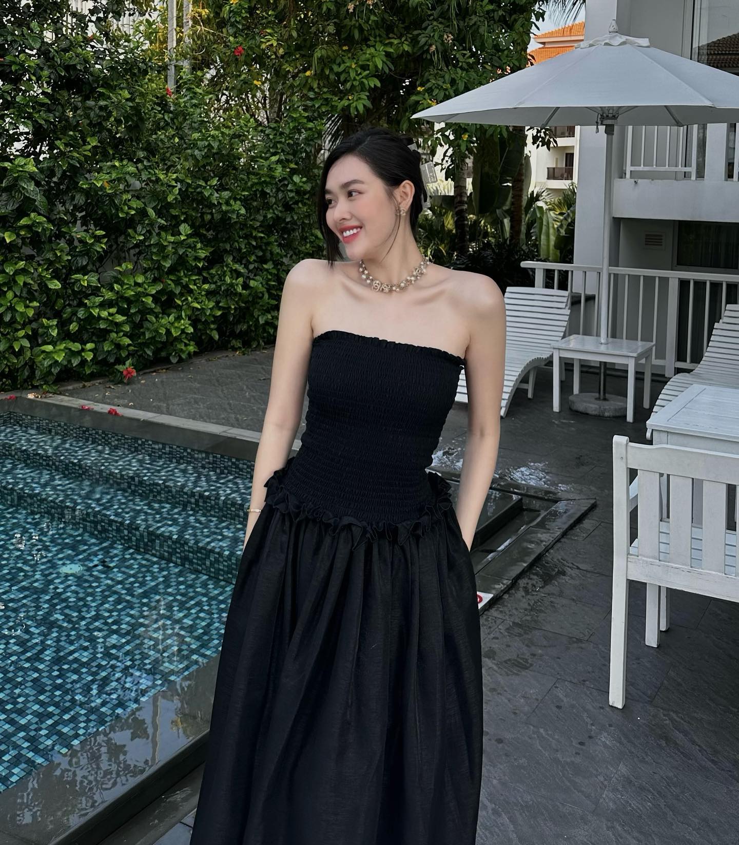 Diện trang phục màu đen trẻ trung và sang trọng như sao Việt-3